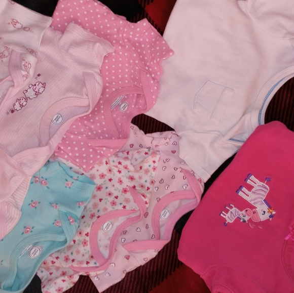 Lot of onesies - Picture 3 of 3